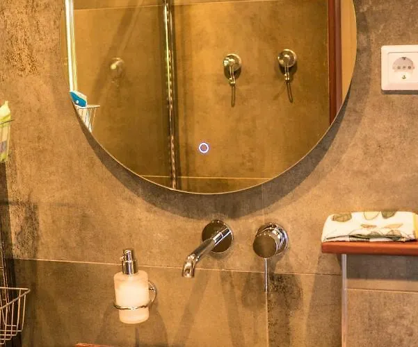 Bed & Breakfast Danina Sassenheim